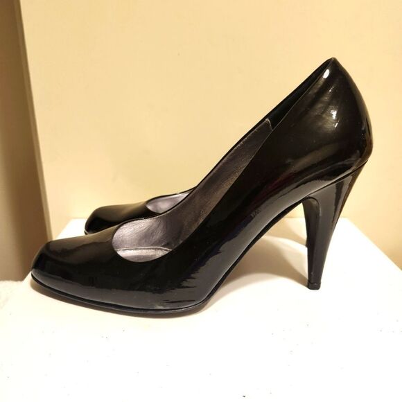 Coach Black Patent Leather Cone Heel Pumps sz.9.5 Ret $265 Worn Once! - Picture 1 of 7